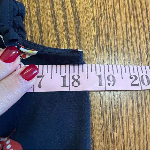 LOFT Sleeveless Navy Floral Ruffle Blouse Size XS or small - Picture 8 of 9